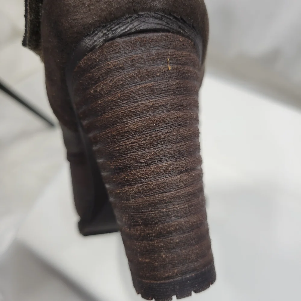 Crown Vintage Brown Pull On Heeled Booties Size 6.5M